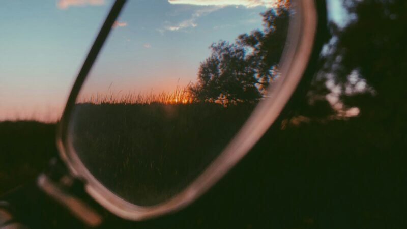 Un lever de soleil au travers de lunettes de vue
